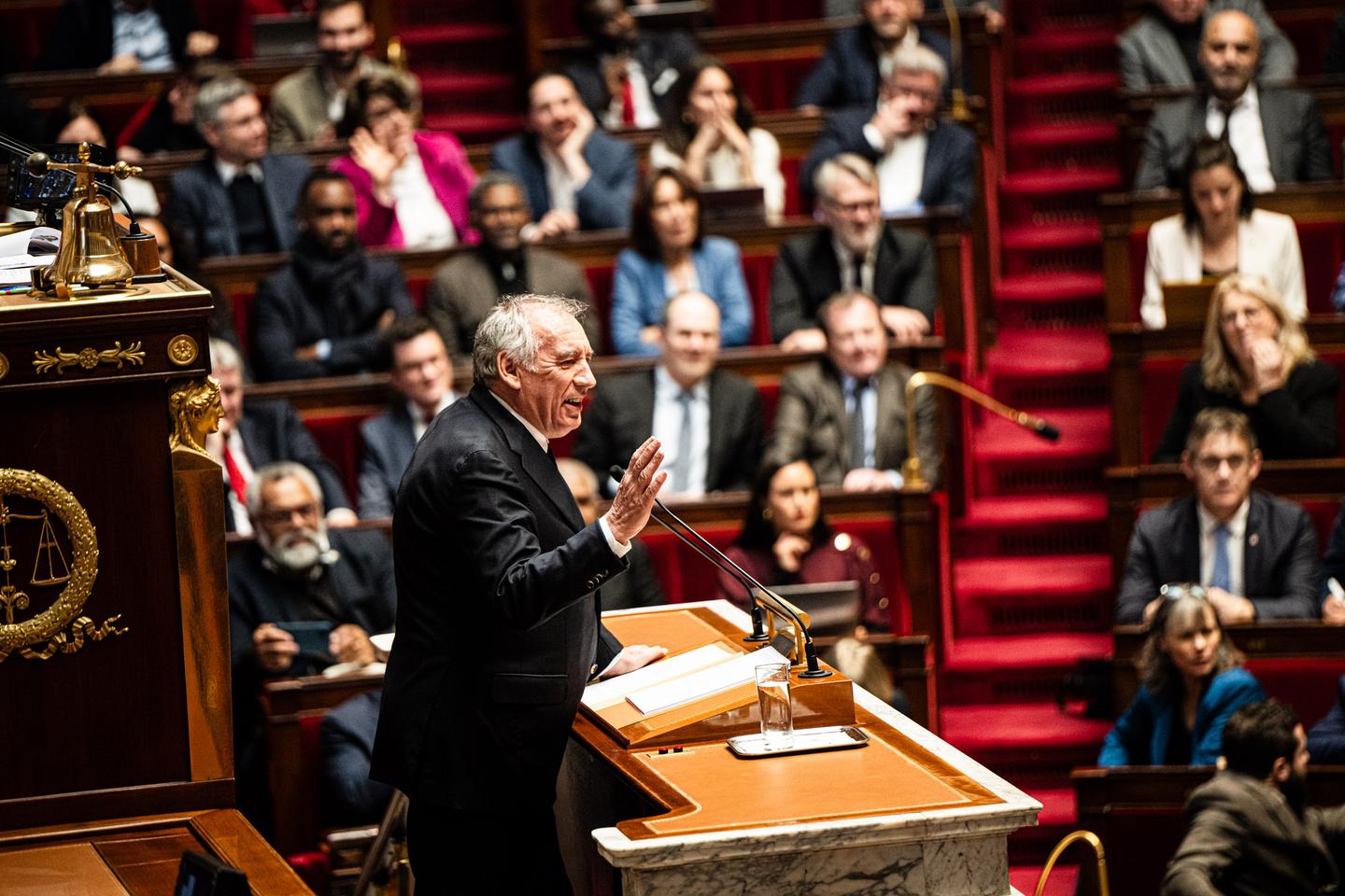 Bayrou ignores climate and environmental issues in policy discourse